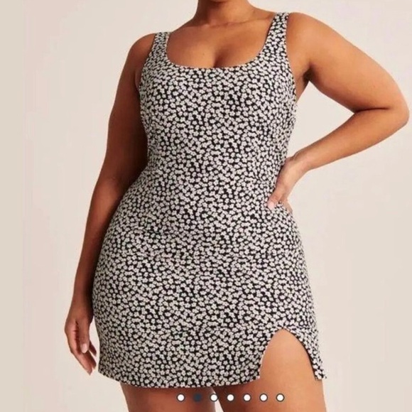 Abercrombie & Fitch Dresses & Skirts - Abercrombie & Fitch Navy and White Floral Dress Size XS